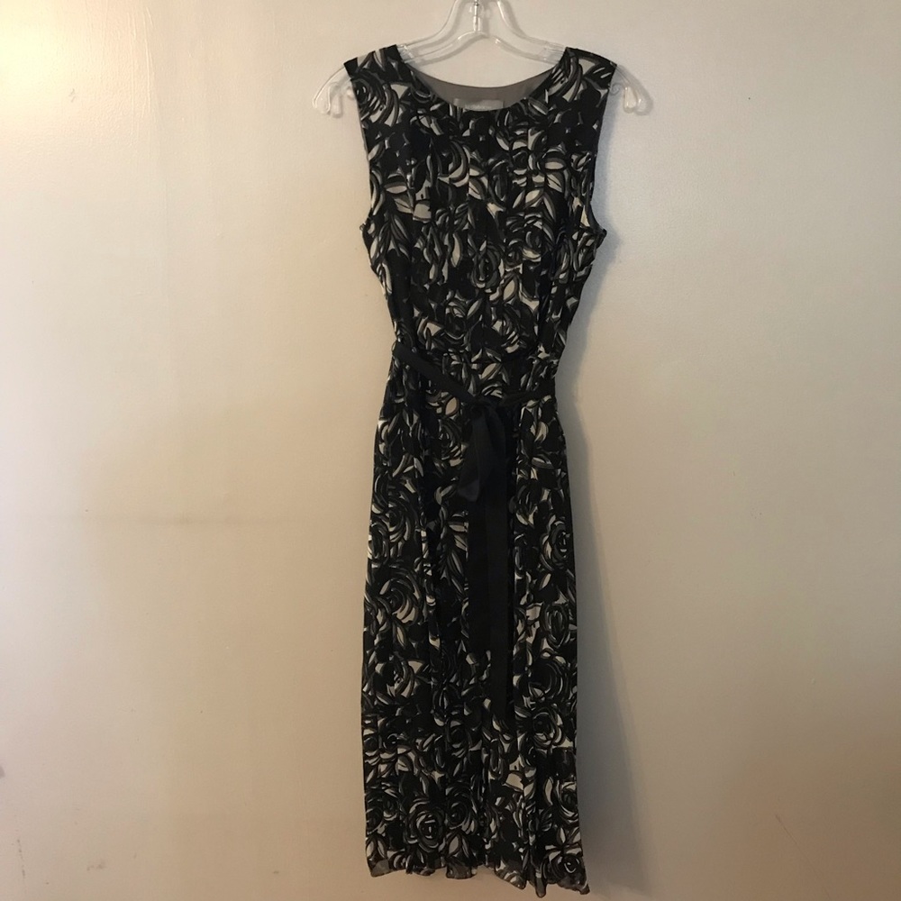 Beautiful Liz Claiborne dress. Size 4